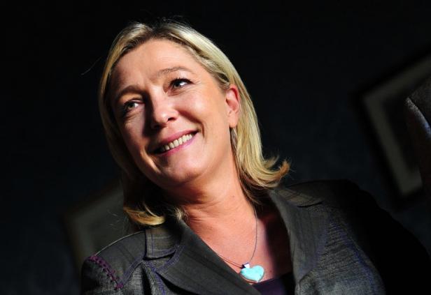 marine_le_pen2 http://fastncurious.fr/wp-content/uploads/2011/12/MarinelePen3.jpg