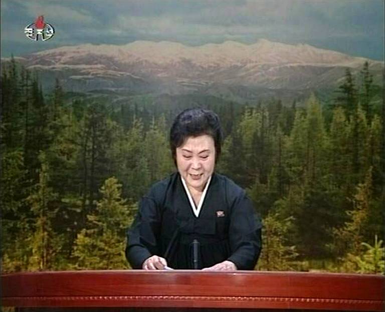 Annonce de la mort de Kim Jong II à la télévision par une présentatrice en pleurs