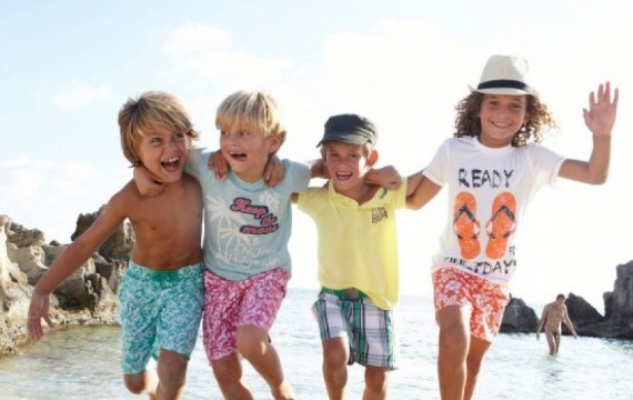 la-redoute-photo-homme-nu http://fastncurious.fr/wp-content/uploads/2012/02/la-redoute-photo-homme-nu.jpg
