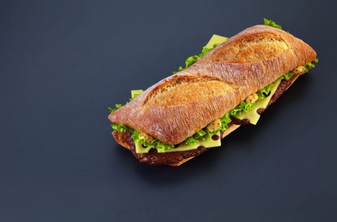 le-mcbaguette-mc-donalds http://fastncurious.fr/wp-content/uploads/2012/03/le-mcbaguette-mc-donalds.jpg