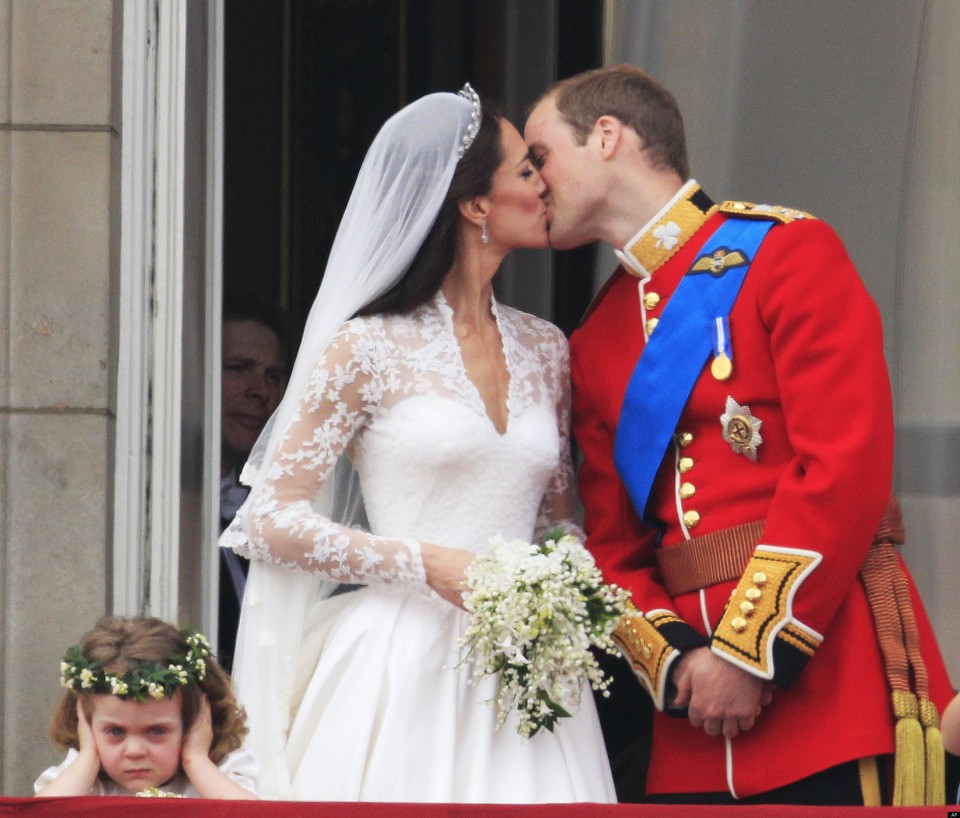 1430280_BEST-ROYAL-WEDDING-PHOTO http://fastncurious.fr/wp-content/uploads/2012/05/1430280_BEST-ROYAL-WEDDING-PHOTO-960x818.jpg