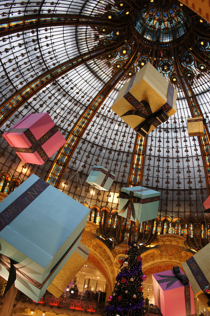 Sapin de Noël aux Galeries Lafayette par Ghislain Sillaume