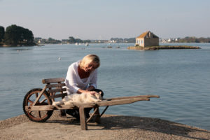 marine le pen avec son chat